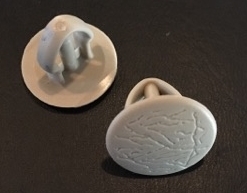 Bekledingspaneel clips donker beige per stuk. T25/T3 bus 2518672992VA Bekledingspaneel clips donker beige per stuk. T25/T3 bus 2518672992VA