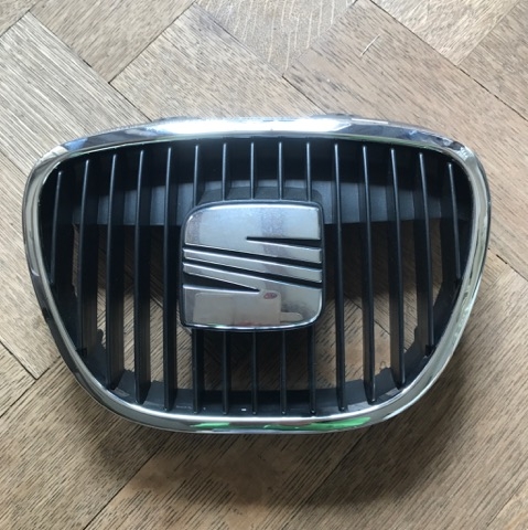 Complete grille Ibiza / Leon 2002-2006 6L0853651  Complete grille Ibiza / Leon 2002-2006 6L0853651