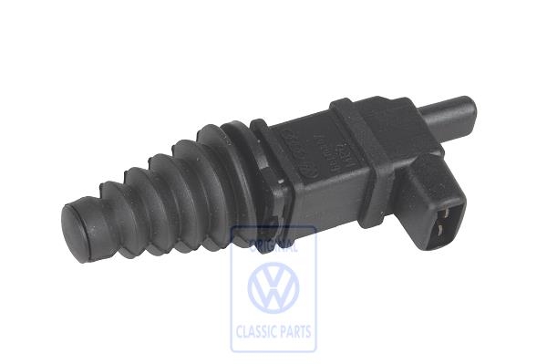 Schakelaar voor stationair toerental Golf 1 /2 / T3 bus diesel e.d. 171919827B