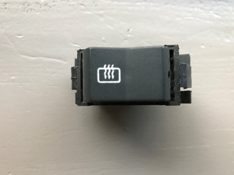 Schakelaar achterruitverwarming T25 / T3 / Golf 1 171959621A Schakelaar achterruitverwarming T25 / T3 / Golf 1 171959621A